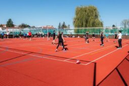 Sportovní areál Na Sádkách prošel velkou proměnou. Nové zázemí otevře prostor studentům, školám i spolkům