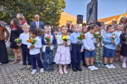 S aktovkou na zádech vstříc novému dobrodružství. Nymburk přivítal prvňáčky