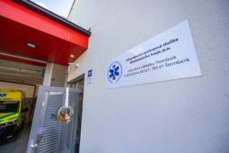 Záchranáři ve Šternberku mají novou základnu. Umožní rychlejší výjezdy k pacientům
