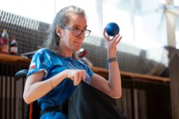 Z Kanady do Klimkovic. Paralympici představí curling bez ledu