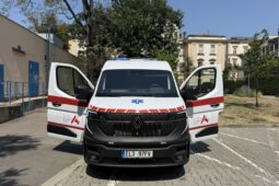 Anenská nemocnice pořídila první elektrickou sanitku