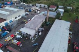 Požár lakovny v Pileticích: dva lidé skončili v péči záchranářů