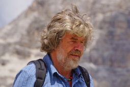 Reinhold Messner: Na Everest vystoupil bez kyslíku a úplně sám