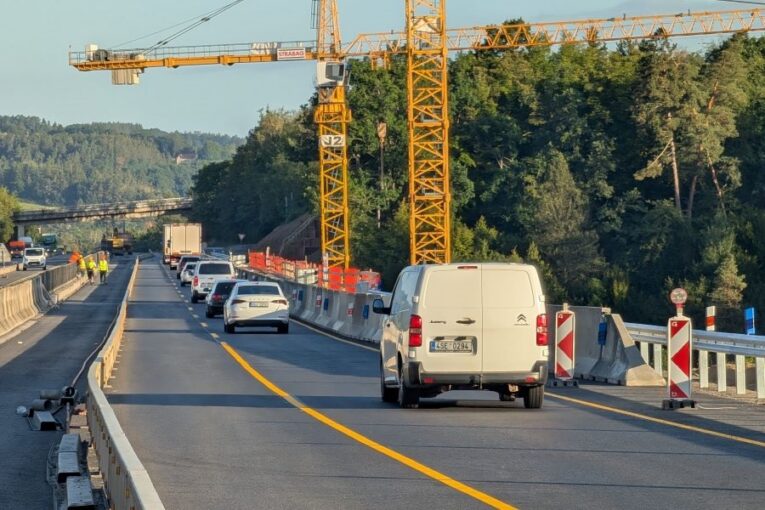 Nová část Šmejkalky je v provozu. Historický most dostává novou podobu
