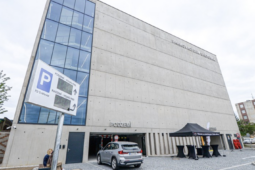 Na Světovaru otevřou nový parkovací dům. Vejde se do něj 433 aut, tři podzemní patra budou pro veřejnost
