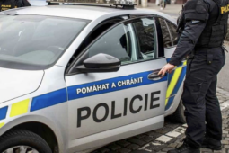 Vyhrožování policistům se nevyplatilo! Muže zadržela zásahovka