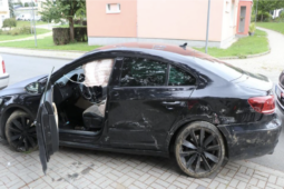 Bez řidičáku a pod vlivem drog! Dva řidiči se pokusili ujet policistům