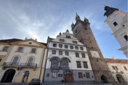 Na klatovské radnici ve čtvrtek nepůjde proud. Mohou vypadávat i telefony