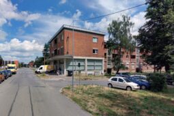 Za obchodním domem na Baťově přibudou parkovací místa a nové chodníky