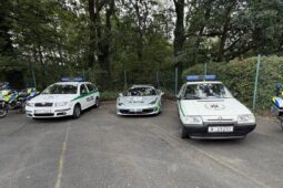 Z dálnice mizely svody i lavička. Policisté z Prav míří k dvacítce
