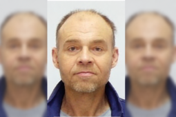 Odešel z nestřeženého pracoviště. Policie varuje, že hledaný má nakažlivou nemoc