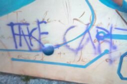 Vandalce pokazil plány pozorný kolemjdoucí. Město ho odmění.