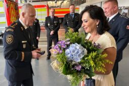 FOTO: Primátorka Třince ocenila generálního ředitele Hasičského záchranného sboru ČR. Stojí za zrodem výjezdového centra