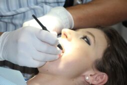 Bez žádanky a zdarma. Zlínská nemocnice nabídne preventivní vyšetření ústní dutiny