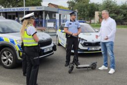 Radost z koloběžky může skončit malérem. V Benešově poradí dětem i rodičům