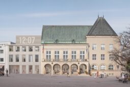 Chátrající dům vedle zlínské radnice půjde k zemi. Nahradí ho moderní budova