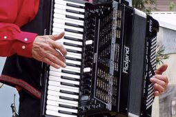 Poslechněte si v Sýčině Koncert k výročí republiky