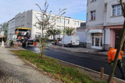 Benešovské ulice se mění. Kde skončí opravy a kde řidiče čekají další omezení?