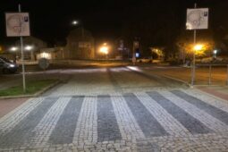 Autobus srazil ženu přímo na nástupišti. Policie hledá svědky