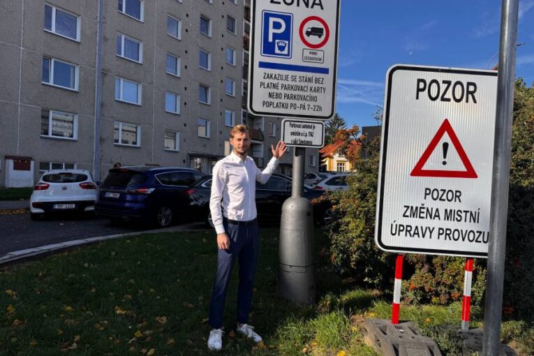Za parkování v sídlišti až 6 000 Kč? Rabas je proti