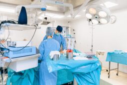 Na Františku kontrolují nádor už na sále. Nový 3D přístroj pomáhá při operacích prsu