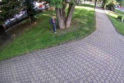 Chtěl pár korun za kov. Místo toho přišel o pět tisíc