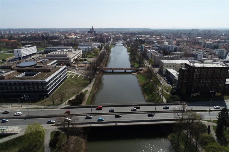 Park čekají postupné úpravy, historické schodiště už je obnovené