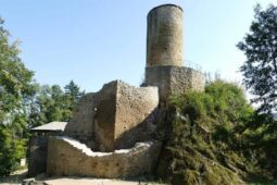 Hrad Cimburk potřebuje novou střechu. Pomozte zachránit historickou baštu v srdci Chřibů