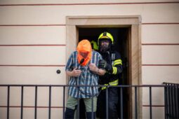 Před 40 lety muzeum vyhořelo. Hasiči teď nacvičovali záchranu dvou lidí