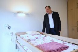 Senioři v Rožmitále získali nové zázemí. Pavilon nabízí 36 lůžek i více soukromí