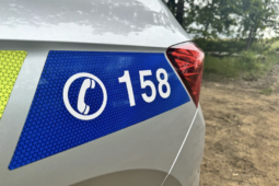Posprejovali vlak na trase z Prahy do Plzně. Policie hledá podezřelé