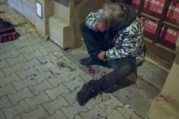 Strážníci v Plzni vyjížděli ke dvěma mužům. Jeden bloudil v lese, druhý upadl na ulici