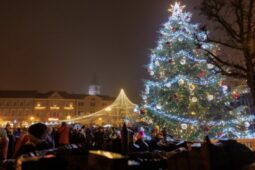 Vánoce v Přerově budou plné překvapení. Chystá se bruslení, sklářská show i  Krampus čerti