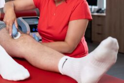 TR-Therapy může ulevit od bolesti svalů a kloubů. Jak funguje a komu pomáhá?