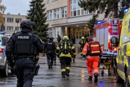 Trutnovská škola nacvičí reakci na útočníka. Dorazí policie i záchranáři