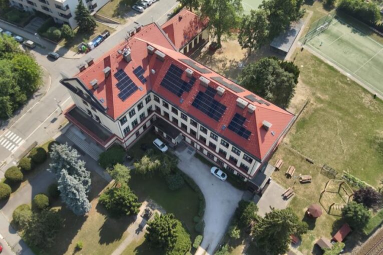 Sdílení elektřiny se rozšiřuje, zapojily se další městské budovy