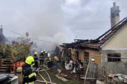 S požárem v Babicích nad Svitavou bojovalo 26 jednotek hasičů