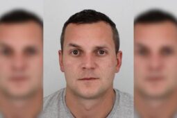 Policie pátrá po muži podezřelém z pokusu o vraždu. Může být nebezpečný