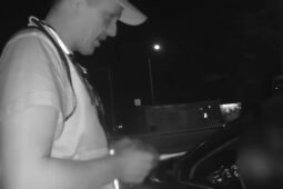 VIDEO: Na silnici smrti I/53 jel v Audi přes 180 za hodinu. Zadrželi mu řidičák