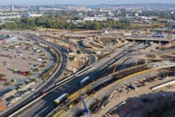 Sjezd z dálnice D2 na D1 směrem na Ostravu je kvůli modernizaci křižovatky u Brna uzavřený