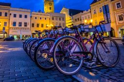 Ceny městských služeb v jihočeské metropoli zůstanou stejné i příští rok. Novinky čekají sdílená kola