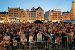 Festival na ulici rozezní centrum Plzně – osm scén, stovky muzikantů a novinky pro malé i velké