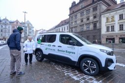 Senior Expres v Plzni: Více vozů, delší provoz a stále jen 50 korun za jízdu