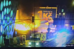 Peklo v centru Plzně: Dřevěný domek pohltily plameny!