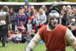 Zpátky do středověku: Hrad Roštejn láká na hodokvas plný zážitků