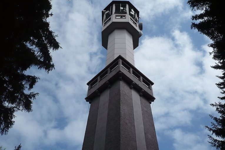 Klostermannova rozhledna u jihočeské obce Javorník. Autor: Marzper. Zdroj: Wikimedia Commons CC BY-SA 3.0
