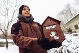Kousek radosti pro chlupáče: Zlínští studenti chystají Vánoce v útulku