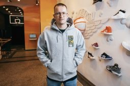 Cesta na vrchol: Matěj Kretík se z oblastního manažera vypracoval až k šampionovi UFC Jiřímu Procházkovi