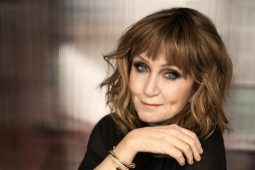 Bára Basiková přichází s jevištní adaptací svého kultovního románu