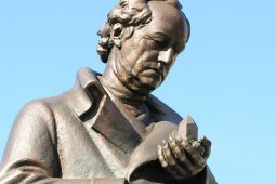 Goethe a tajemné světlo: Co když mladý básník neviděl přírodní jev, ale něco, co se nemělo nikdy lidem ukázat?